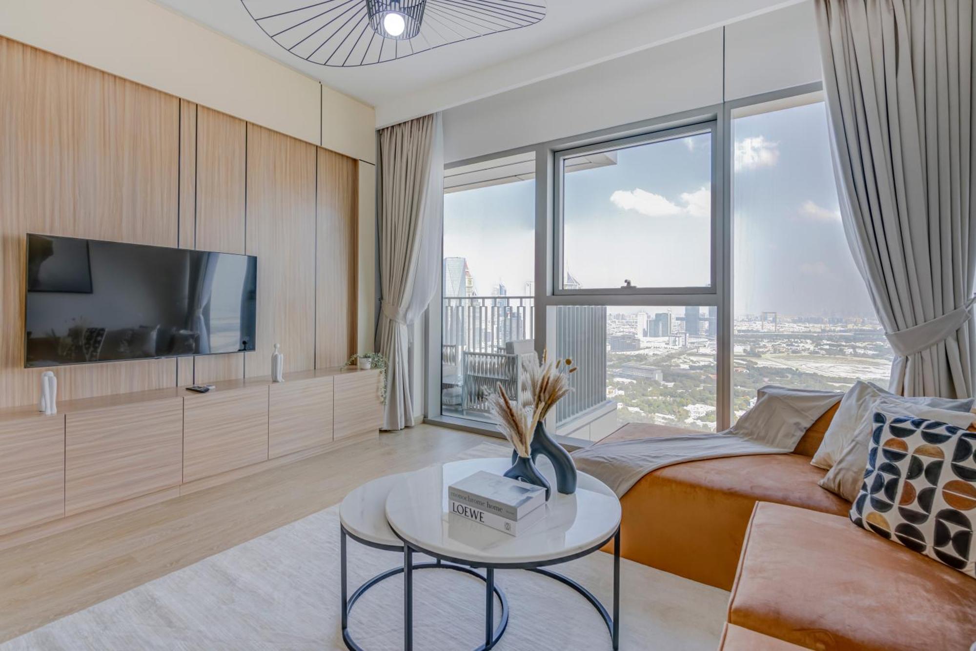 Trophy Live In The Sky Luxury Moon Collection With Difc Views 45th Floor Apartment Dubai